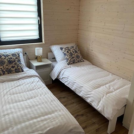 Cztery Katy Hotel Rusinowo  Buitenkant foto