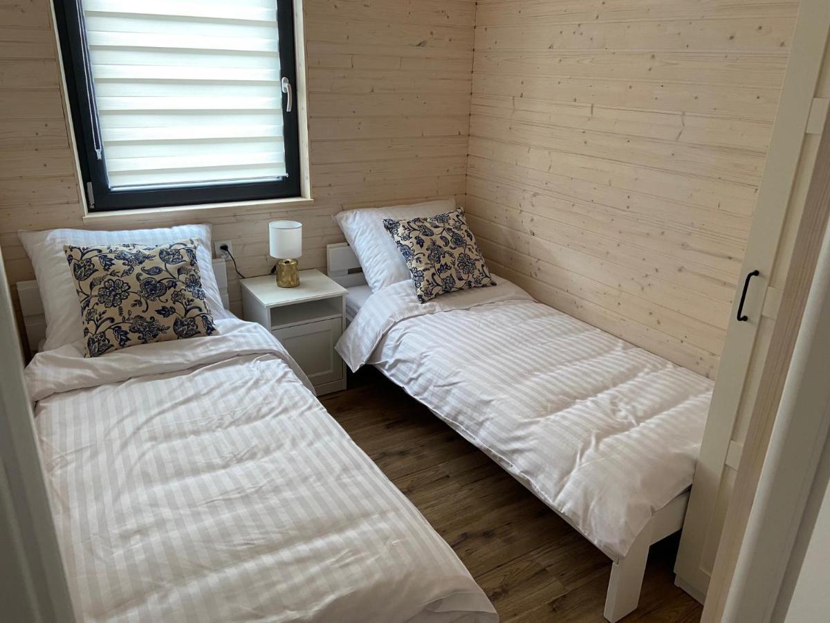Cztery Katy Hotel Rusinowo  Buitenkant foto